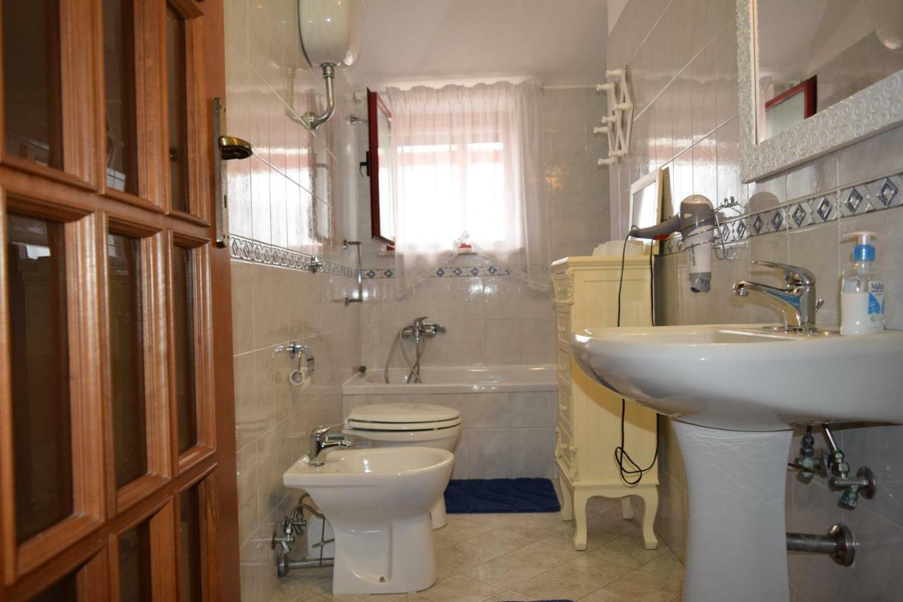 Bed and Breakfast Amici Di Hackert Caserta Exterior foto